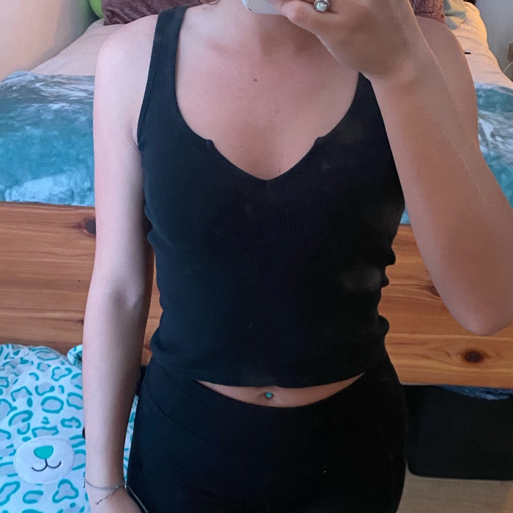 Black brandy Melville tank top!!